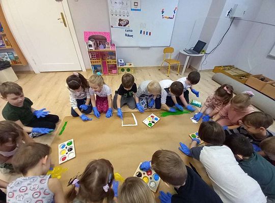 Gr. IV - Malowanie  do muzyki dziesięcioma palcami