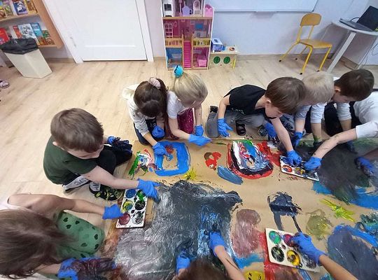 Gr. IV - Malowanie  do muzyki dziesięcioma palcami