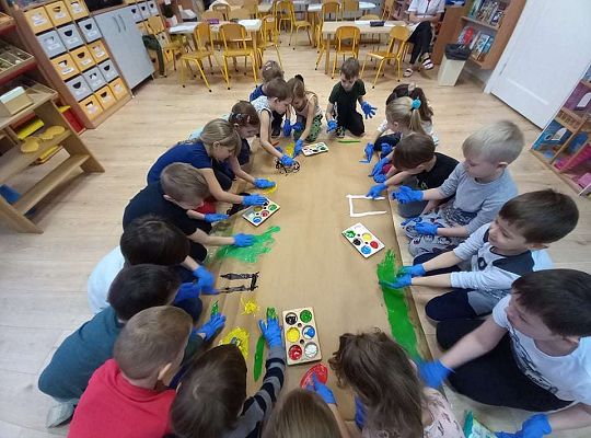 Gr. IV - Malowanie  do muzyki dziesięcioma palcami