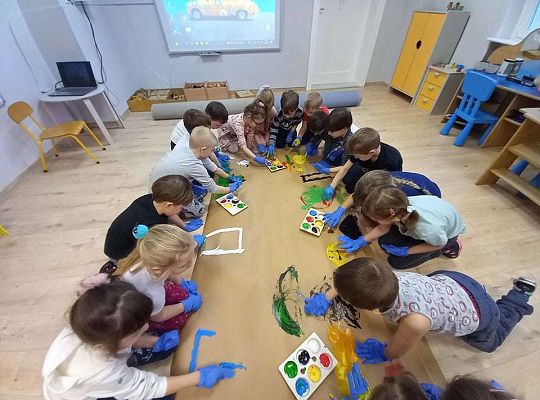 Gr. IV - Malowanie  do muzyki dziesięcioma palcami