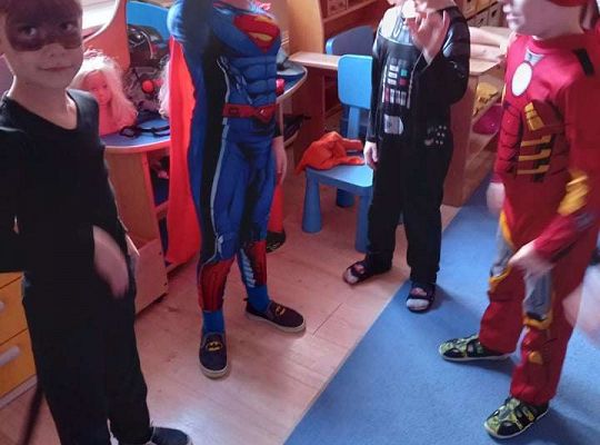 Gr. IV - Bal karnawałowy u starszaków