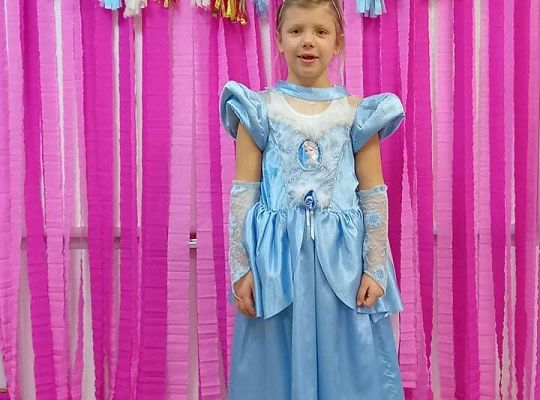 Gr. IV - Bal karnawałowy u starszaków