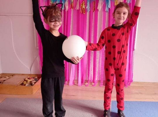 Gr. IV - Bal karnawałowy u starszaków