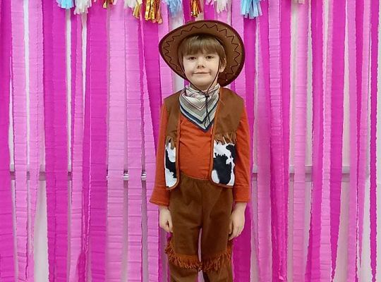 Gr. IV - Bal karnawałowy u starszaków