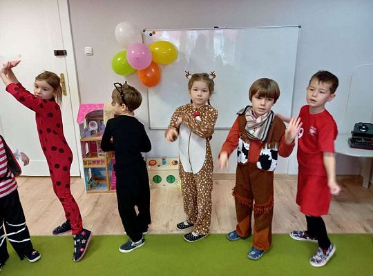 Gr. IV - Bal karnawałowy u starszaków