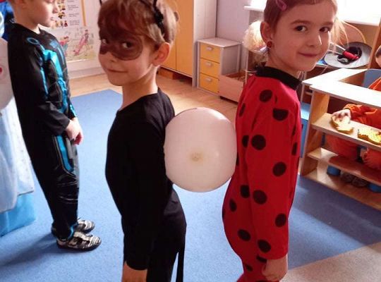 Gr. IV - Bal karnawałowy u starszaków