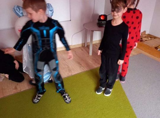 Gr. IV - Bal karnawałowy u starszaków