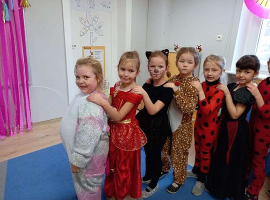 Gr. IV - Bal karnawałowy u starszaków