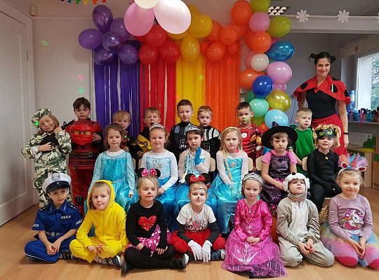 Gr. III  Bal Karnawałowy