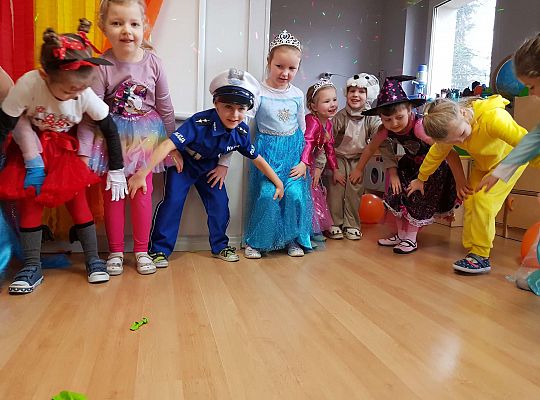 Gr. III  Bal Karnawałowy