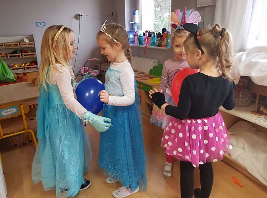 Gr. III  Bal Karnawałowy