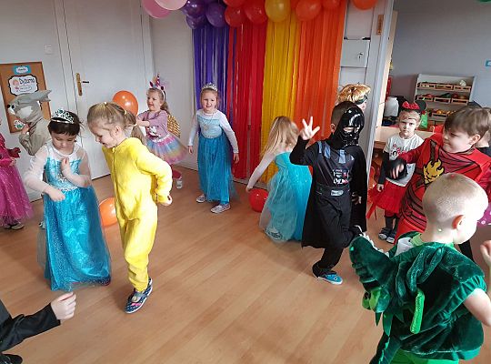 Gr. III  Bal Karnawałowy