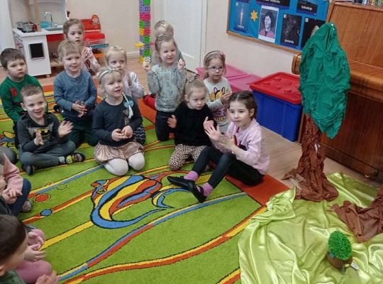 Gr. II Teatrzyk "Czerwony Kapturek"