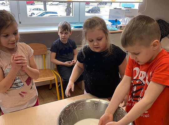 Gr. III i IV - Zabawy cieczą nienewtonowską