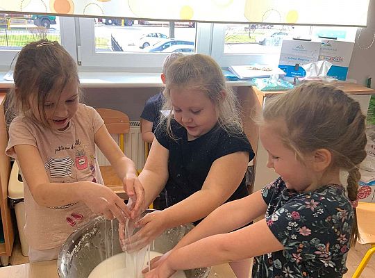 Gr. III i IV - Zabawy cieczą nienewtonowską