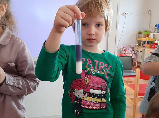 Gr.III Czy to już sztuka? Zabawy kolorami