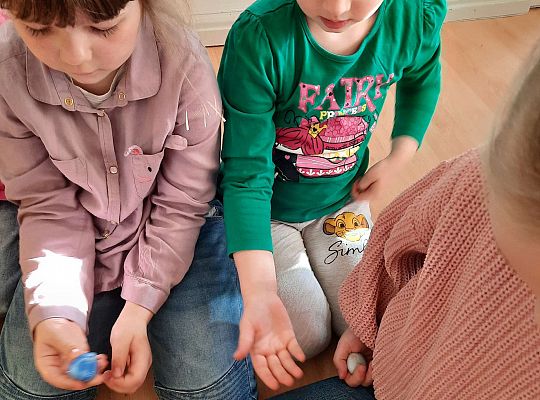 Gr.III Czy to już sztuka? Zabawy kolorami