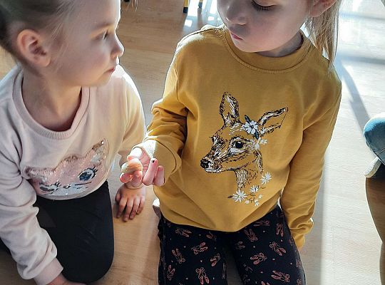 Gr.III Czy to już sztuka? Zabawy kolorami