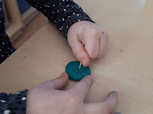 Gr.III Sprytne palce-pokrusz i sklej