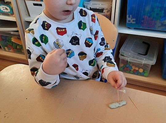 Gr.III Sprytne palce-pokrusz i sklej