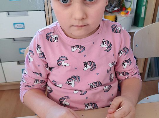 Gr.III Sprytne palce-pokrusz i sklej