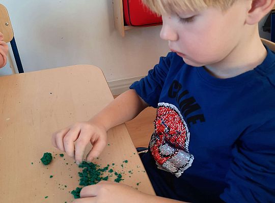 Gr.III Sprytne palce-pokrusz i sklej