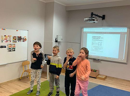 Gr. IV -Projekt „ Zdrowo jem, więcej wiem”  . Zbieramy informacje na temat tego co jemy.
