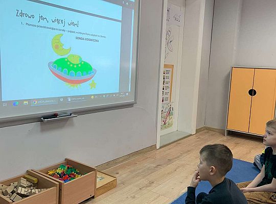 Gr. IV -Projekt „ Zdrowo jem, więcej wiem”  . Zbieramy informacje na temat tego co jemy.