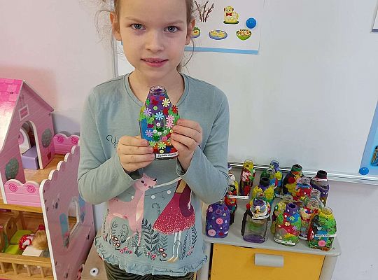Gr. IV "Wazon z butelki" - nadajemy śmieciom nowe życie