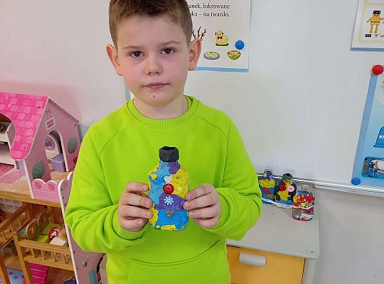 Gr. IV "Wazon z butelki" - nadajemy śmieciom nowe życie