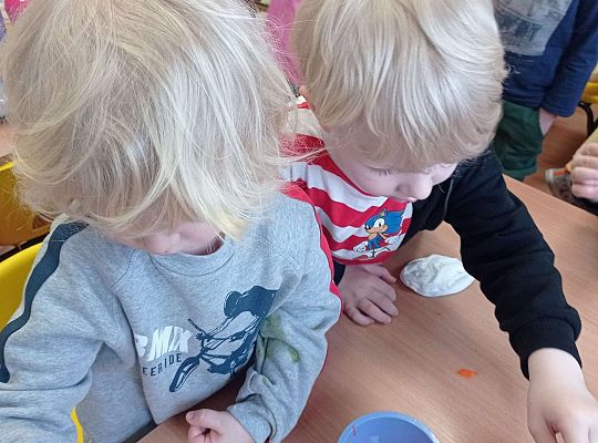 Gr. I Wspólna praca na Ogólnopolski Konkurs pt. "Wielkanocna kartka"