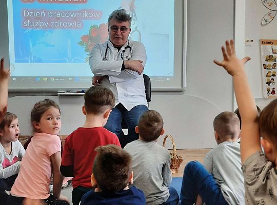 Gr. III i IV Poznajemy zawody - spotkanie z lekarzem