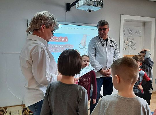 Gr. III i IV Poznajemy zawody - spotkanie z lekarzem