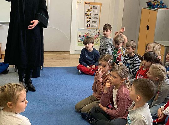 Gr. III i IV - Poznajemy zawody - spotkanie z adwokatem