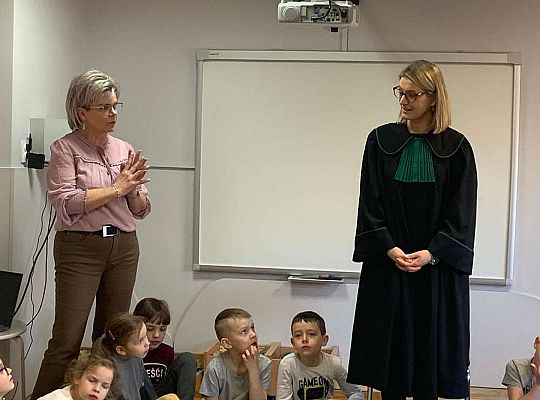 Gr. III i IV - Poznajemy zawody - spotkanie z adwokatem