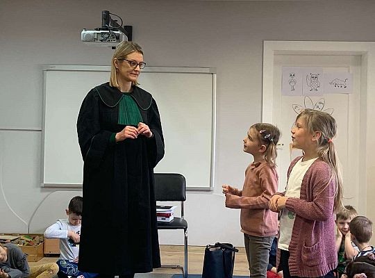 Gr. III i IV - Poznajemy zawody - spotkanie z adwokatem