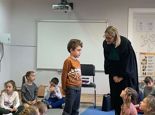 Gr. III i IV - Poznajemy zawody - spotkanie z adwokatem