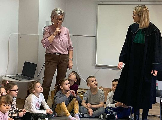 Gr. III i IV - Poznajemy zawody - spotkanie z adwokatem