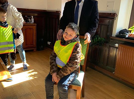 Gr. IV Z wizytą u p. Burmistrza naszego miasta- wielkanocne życzenia