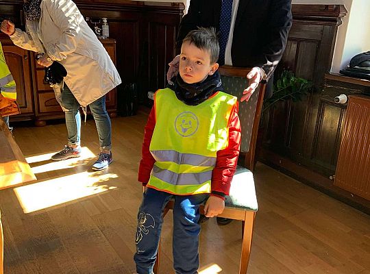 Gr. IV Z wizytą u p. Burmistrza naszego miasta- wielkanocne życzenia