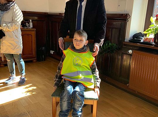 Gr. IV Z wizytą u p. Burmistrza naszego miasta- wielkanocne życzenia