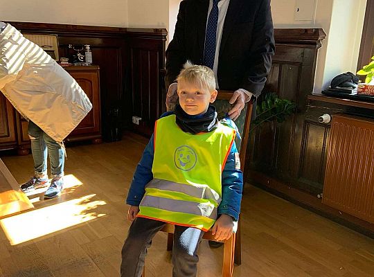 Gr. IV Z wizytą u p. Burmistrza naszego miasta- wielkanocne życzenia