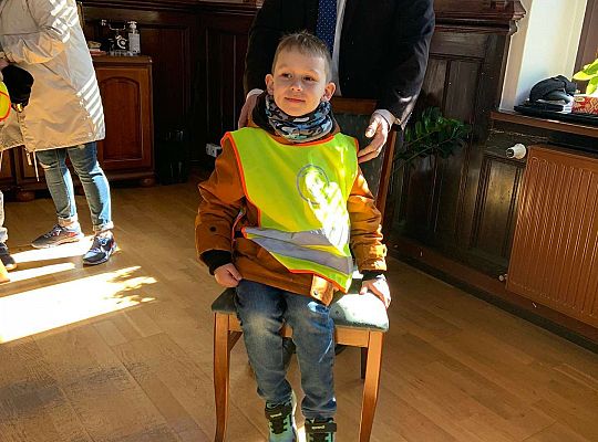 Gr. IV Z wizytą u p. Burmistrza naszego miasta- wielkanocne życzenia