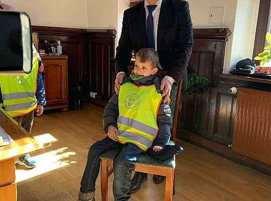 Gr. IV Z wizytą u p. Burmistrza naszego miasta- wielkanocne życzenia