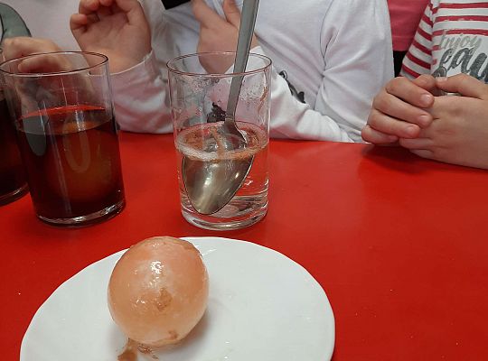 Gr. III Jajko czy kura? - Eksperymenty z jajkiem