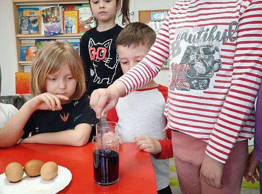 Gr. III Jajko czy kura? - Eksperymenty z jajkiem