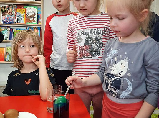 Gr. III Jajko czy kura? - Eksperymenty z jajkiem