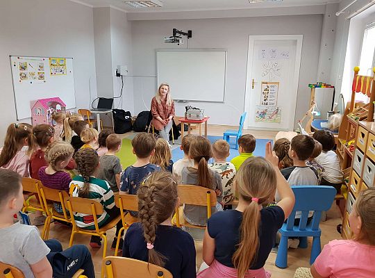 Poznajemy zawody - spotkanie z projektantką i makijażystką