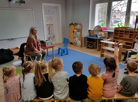 Poznajemy zawody - spotkanie z projektantką i makijażystką