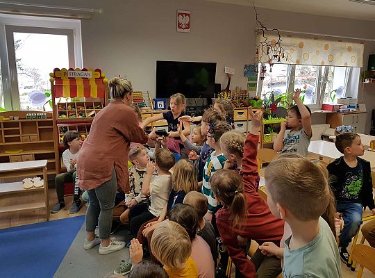 Poznajemy zawody - spotkanie z projektantką i makijażystką